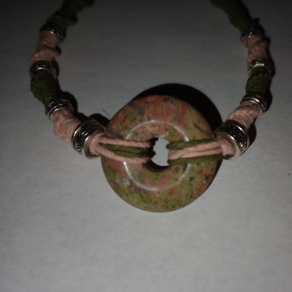 Colored hemp bracelet with natural stones.